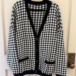 Boohoo Black and White Houndstooth Knit Cardigan